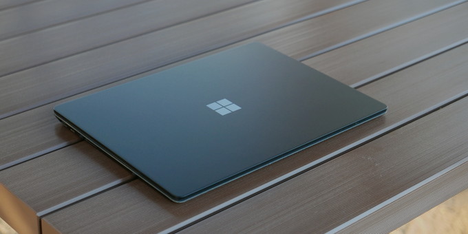 Microsoft Surface Laptop2 黒