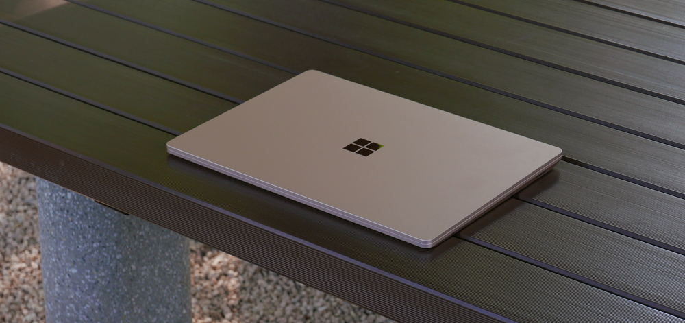 Microsoft Surface Laptop Go　サンドストーン