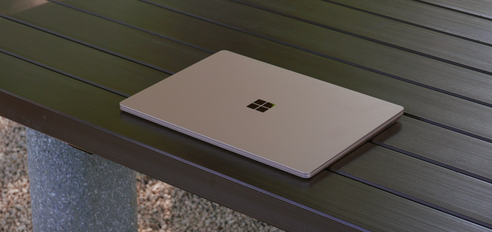 Surface Laptop サンドストーン